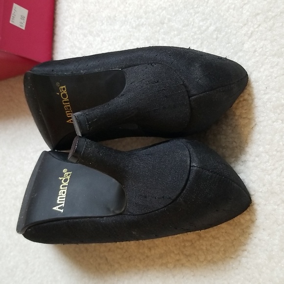 Shoes - Picture 4 of 6